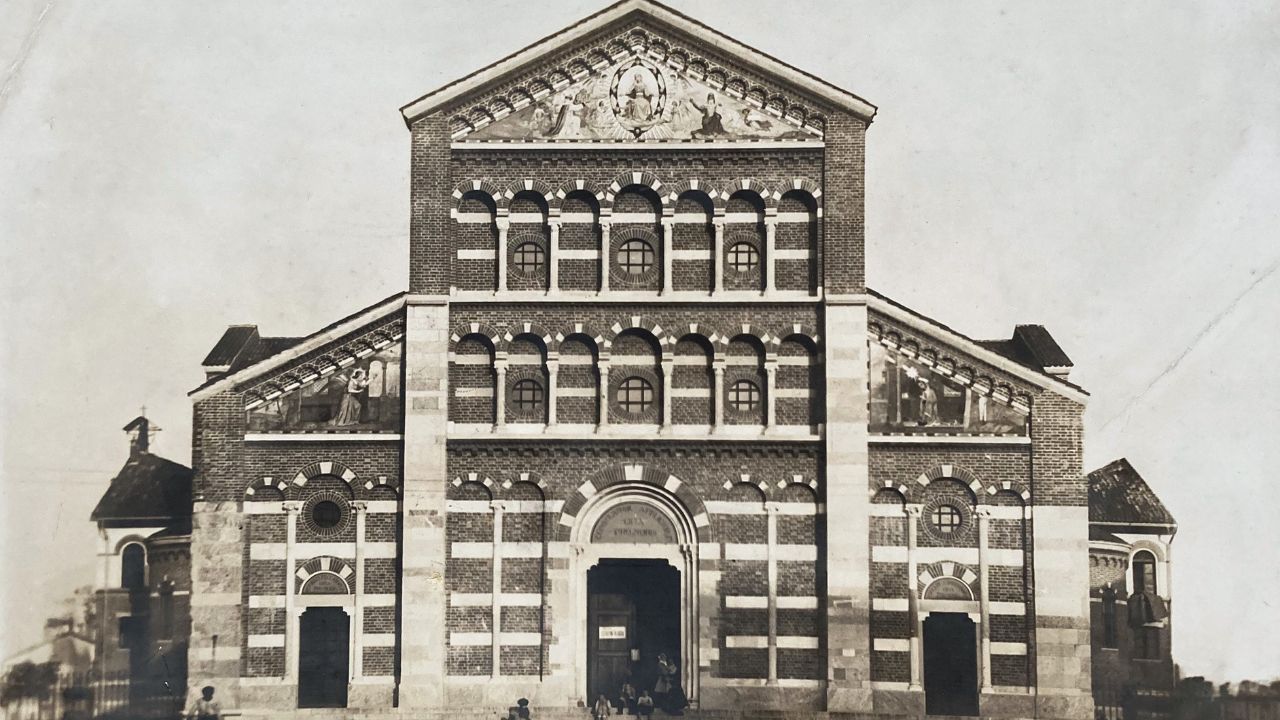 Santuario della Madonna di Caravaggio a Milano - facciata